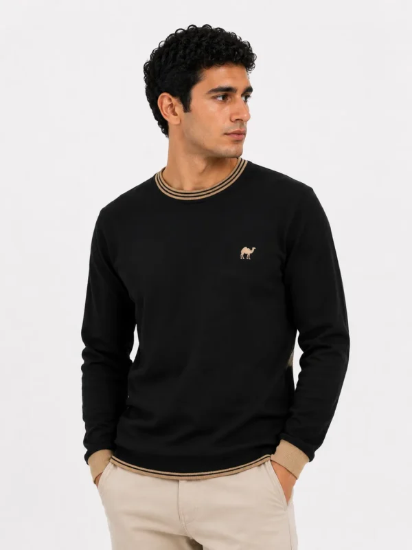 3_conv Black*Gold Quizas- Round Neck T-Shirt